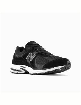 Zapatilla New Balance M 2002RBK Negro/Blanco